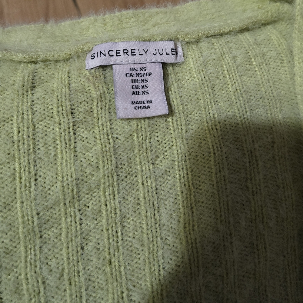 Cardigan - Picture 2 of 9